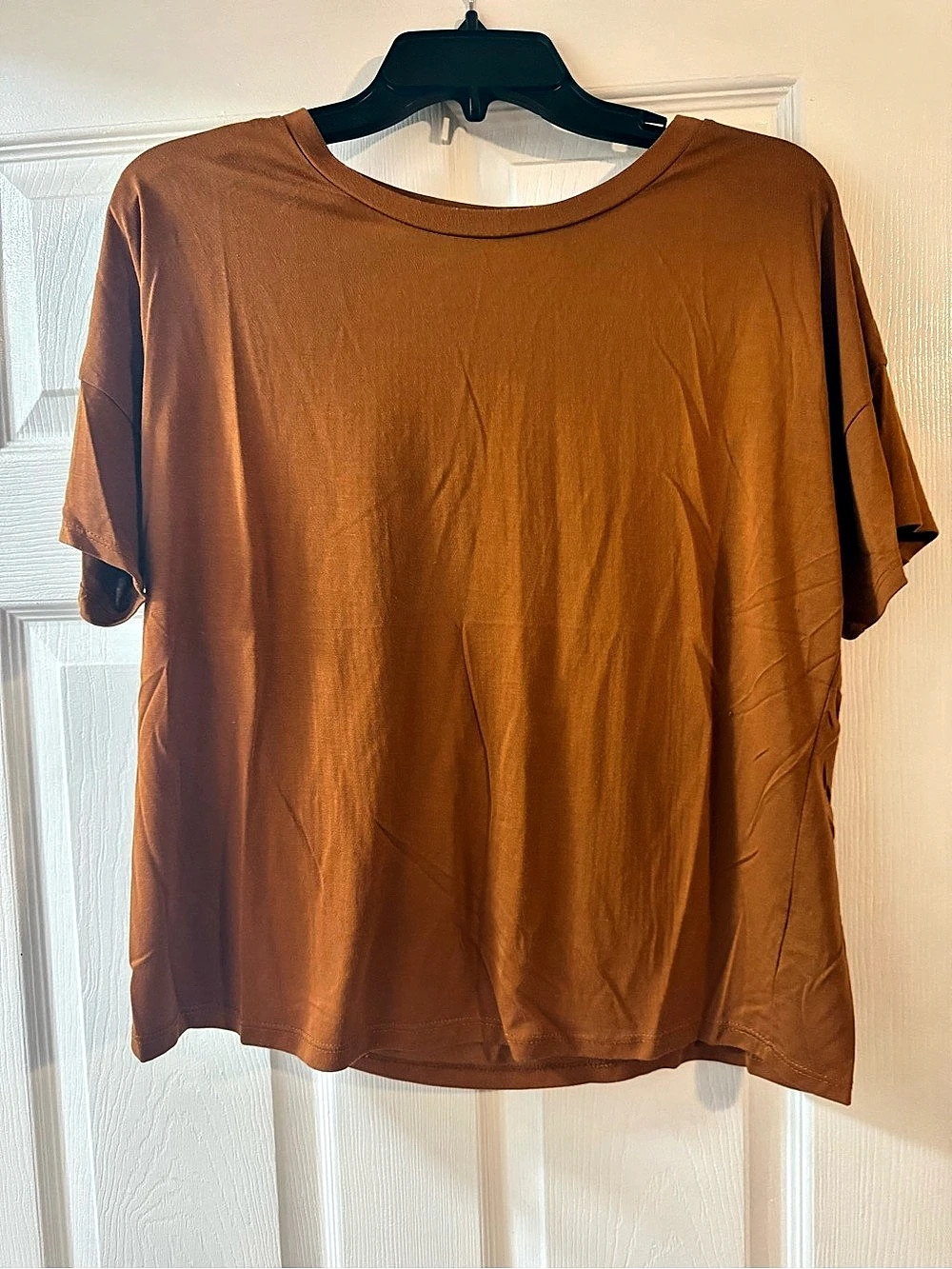 Color Thread Short Sleeve Tee in Brown Size Large Like New